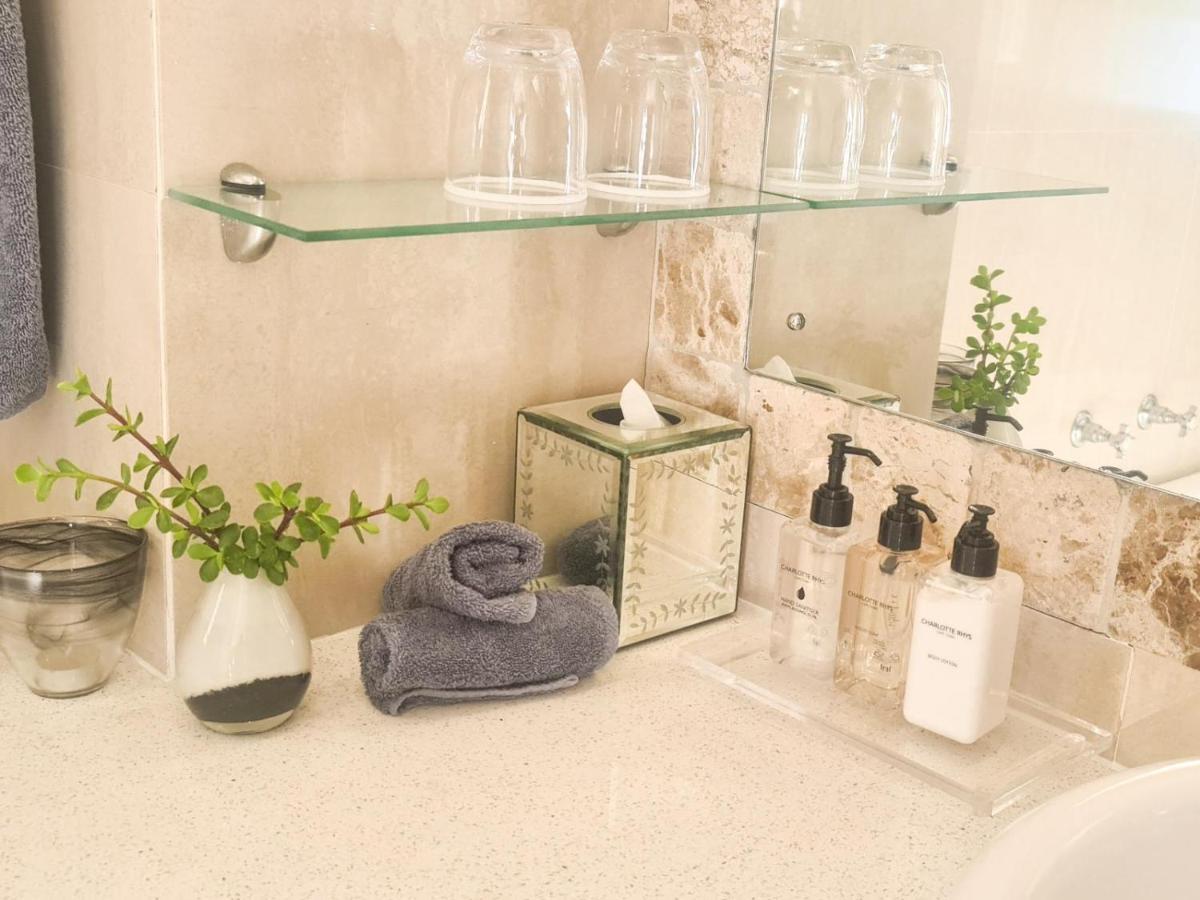No 4 Boutique Beach House 포트엘리자베스 외부 사진